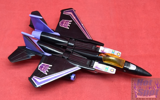 Hot Spot Collectibles and Toys - 1984 G1 Decepticon Jet Skywarp Figure