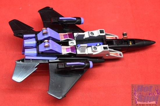 Hot Spot Collectibles and Toys - 1984 G1 Decepticon Jet Skywarp Figure